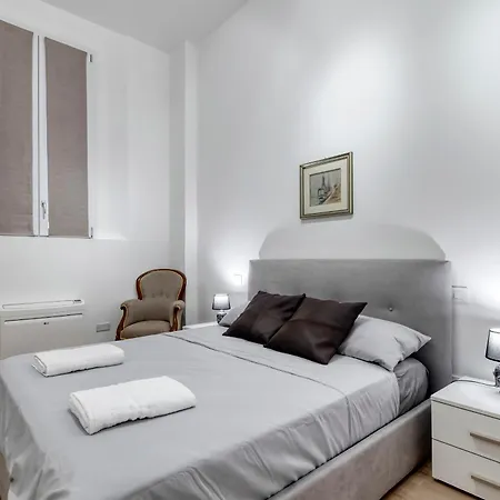 Carbonara Palace 1 - Luxury Comfort Under Medieval Towers *