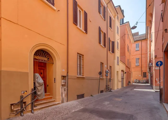 Carbonara Palace 1 - Luxury Comfort Under Medieval Towers * Bolonya