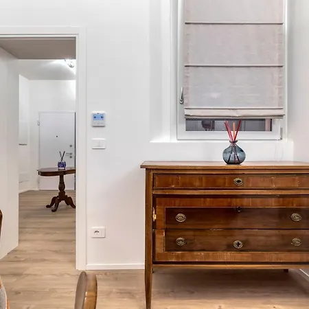 Carbonara Palace 1 - Luxury Comfort Under Medieval Towers Apartament