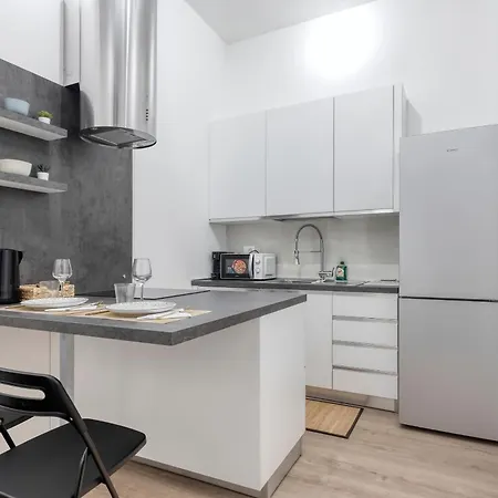 Apartament Carbonara Palace 1 - Luxury Comfort Under Medieval Towers Bolonia